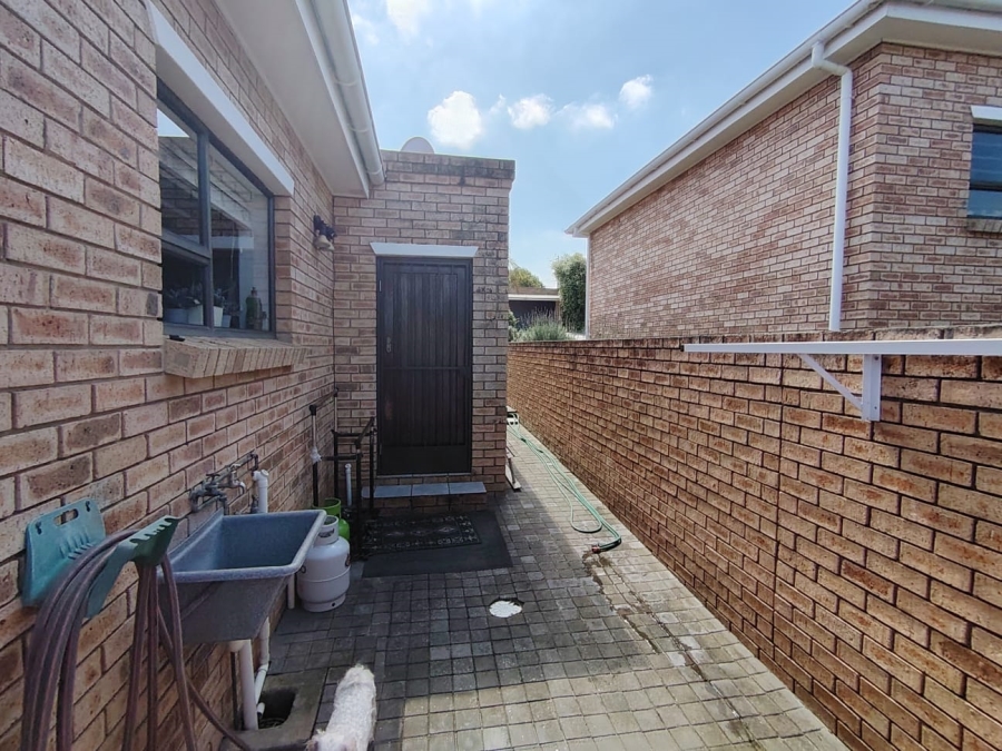 3 Bedroom Property for Sale in Rooi Rivier Rif Western Cape